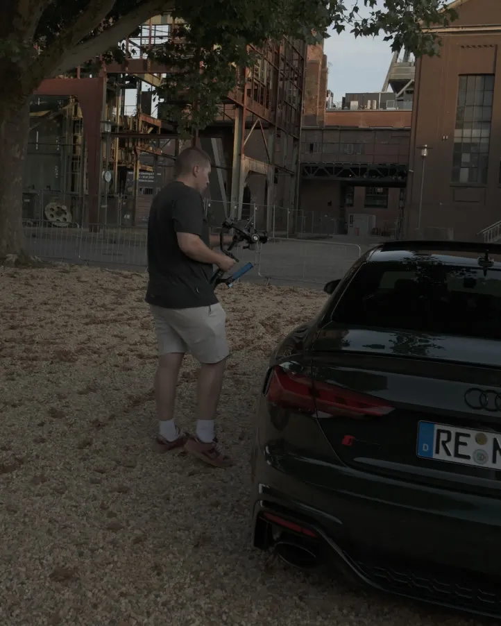 Vorbereitung am Heck des RS5 auf dem Kiesplatz der Zeche Ewald