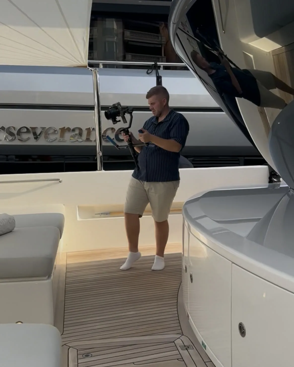 Dreh mit Gimbal auf dem Achterdeck der Yacht